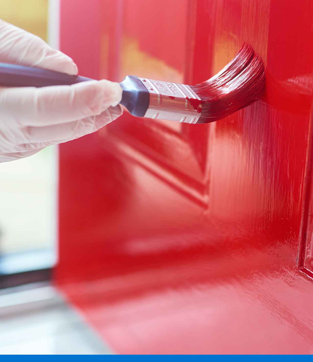 Cómo pintar una puerta con pintura en aerosol