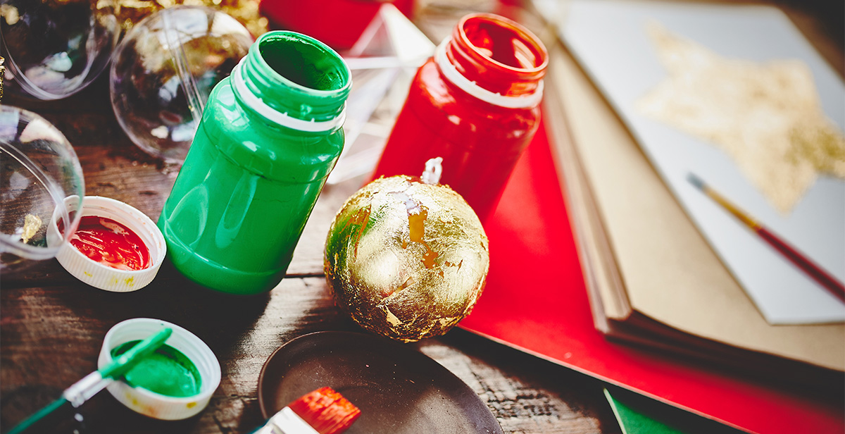 2 manualidades para Navidad con cajas de frutas y tubos de cartón