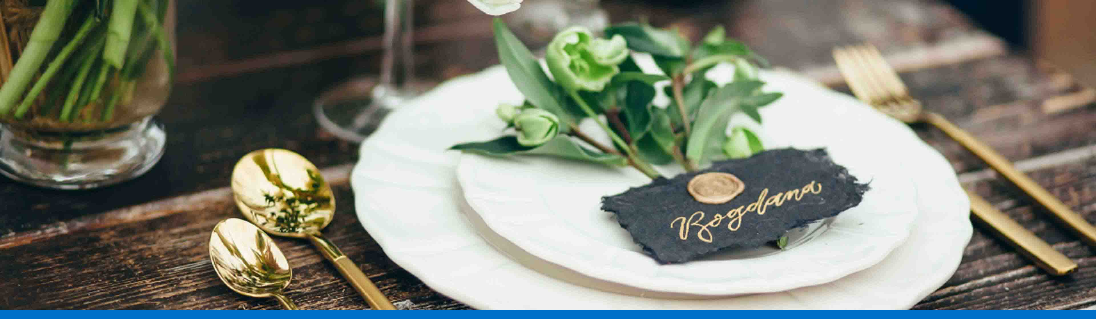 ¿Cómo decorar la mesa de matrimonio moderna y con estilo?