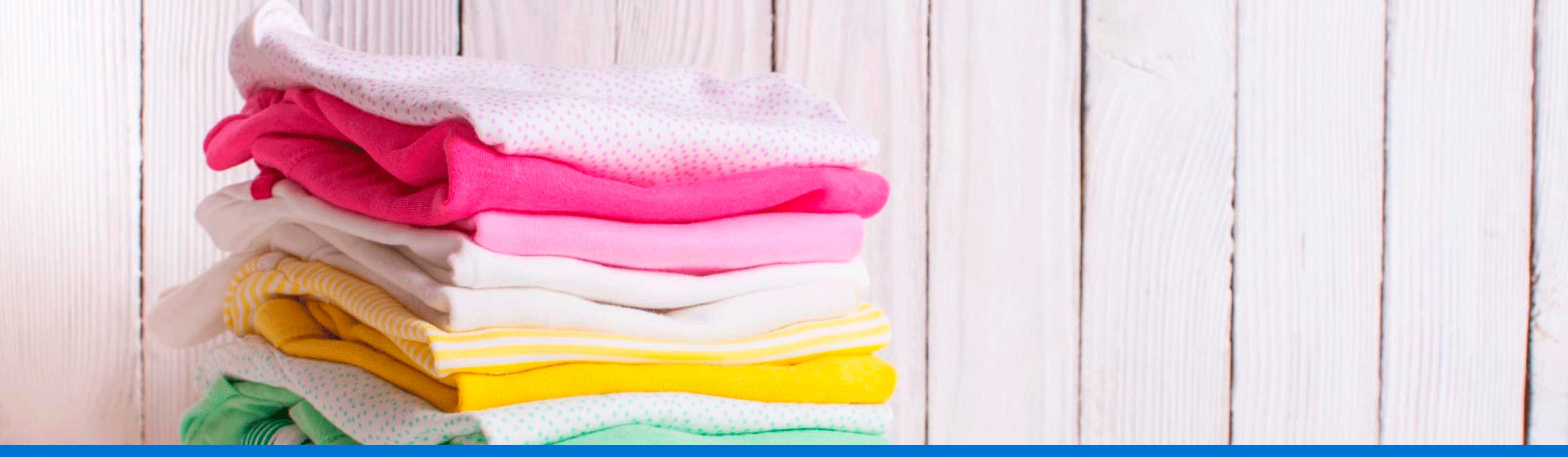 5 trucos para quitar manchas de desodorante de la ropa