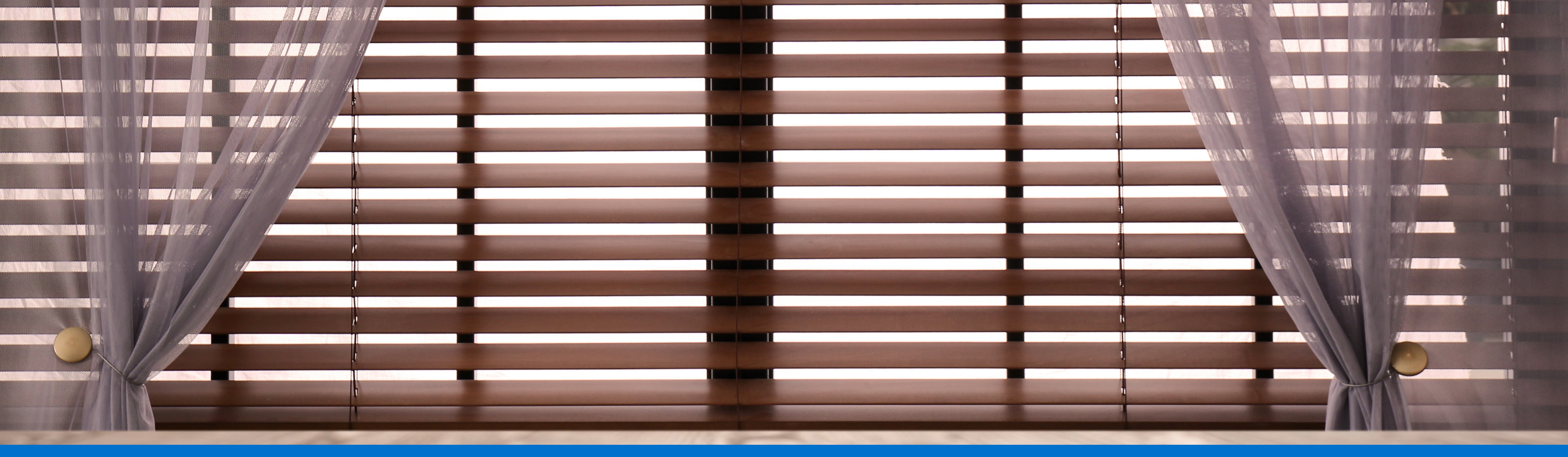 Estilo y practicidad con cortinas romanas