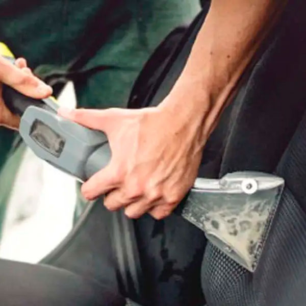 5 ideas de cómo limpiar el tapizado del auto
