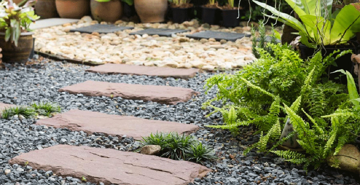Transforma tu Jardín con Piedras Decorativas: Guía Completa para Casas  Prefabricadas