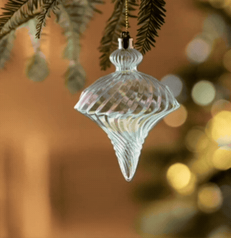 Ir a los adornos para árbol de la colección Illusion del especial Navidad 2025